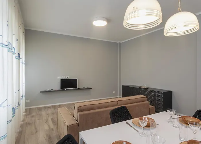 Quinto Modern Flat By Wonderful Italy *